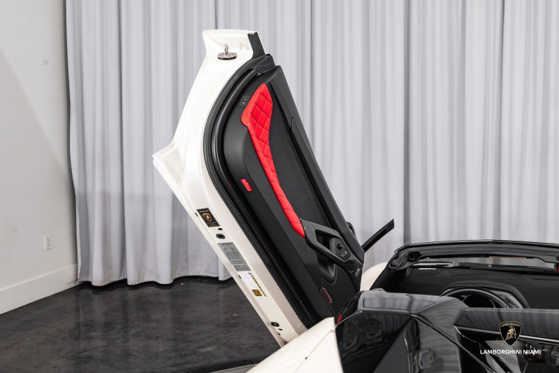 Used 2016 Lamborghini Aventador LP 700-4 image 50