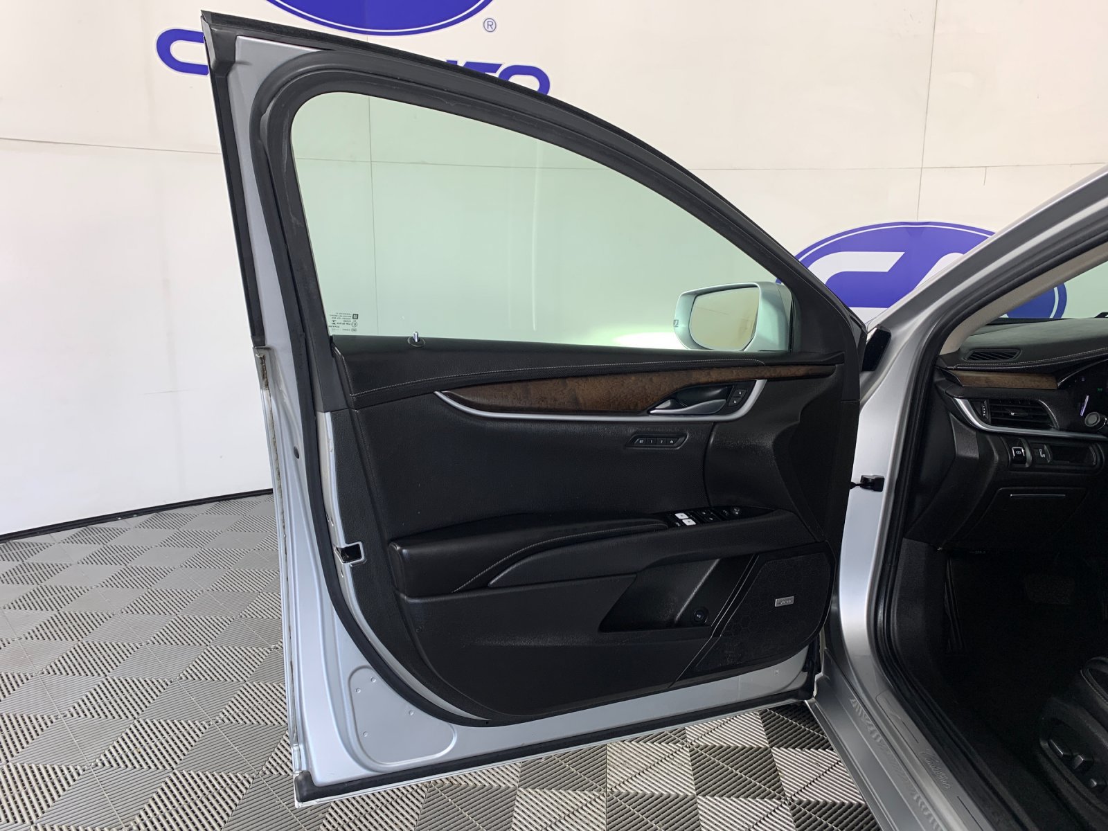 Used 2018 Cadillac XTS Luxury FWD image 13