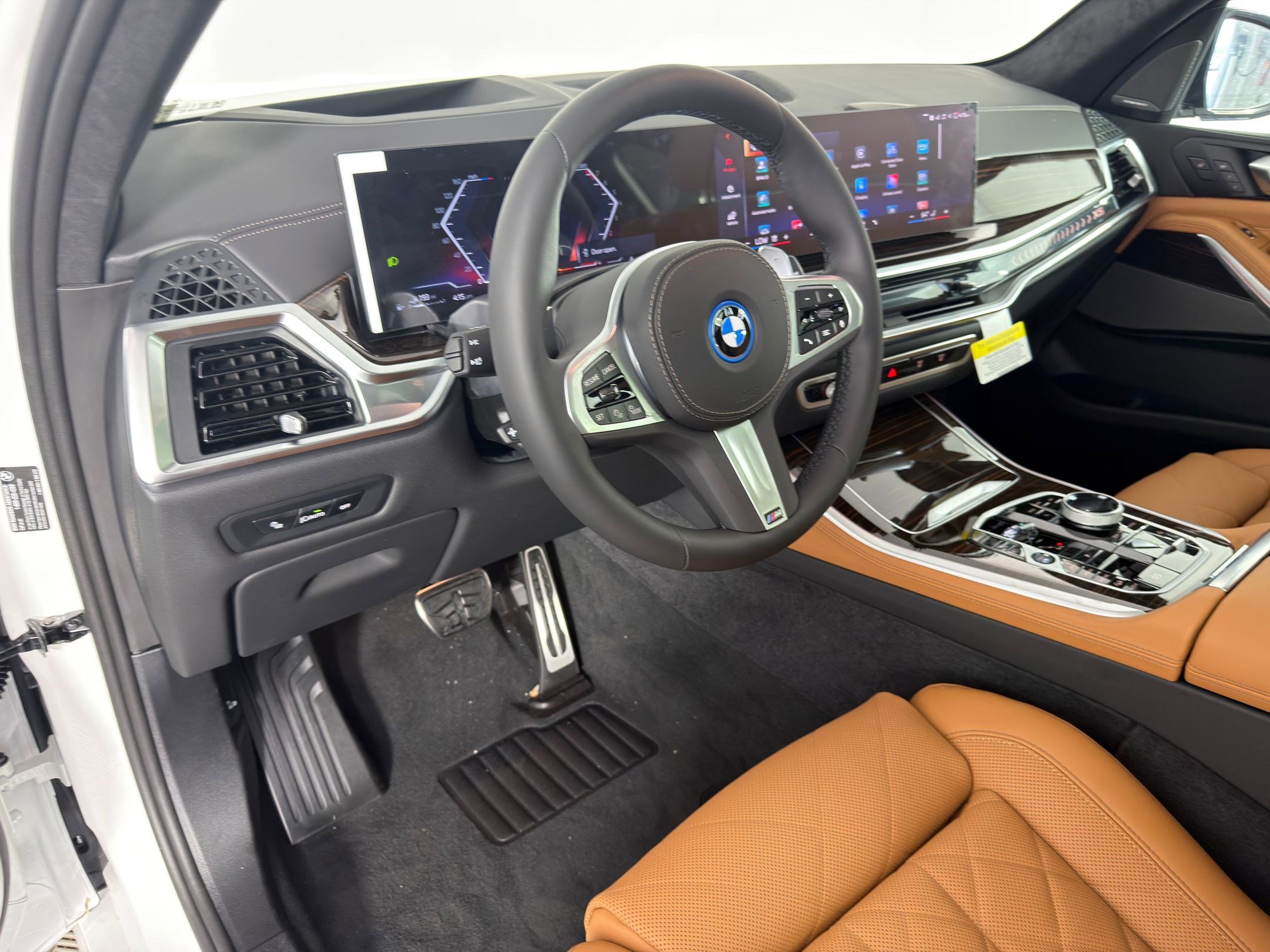 New 2026 BMW X5 xDrive50e w/ Executive Package image 4