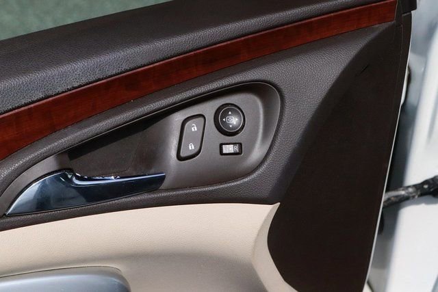 Used 2016 Buick Regal FWD image 11