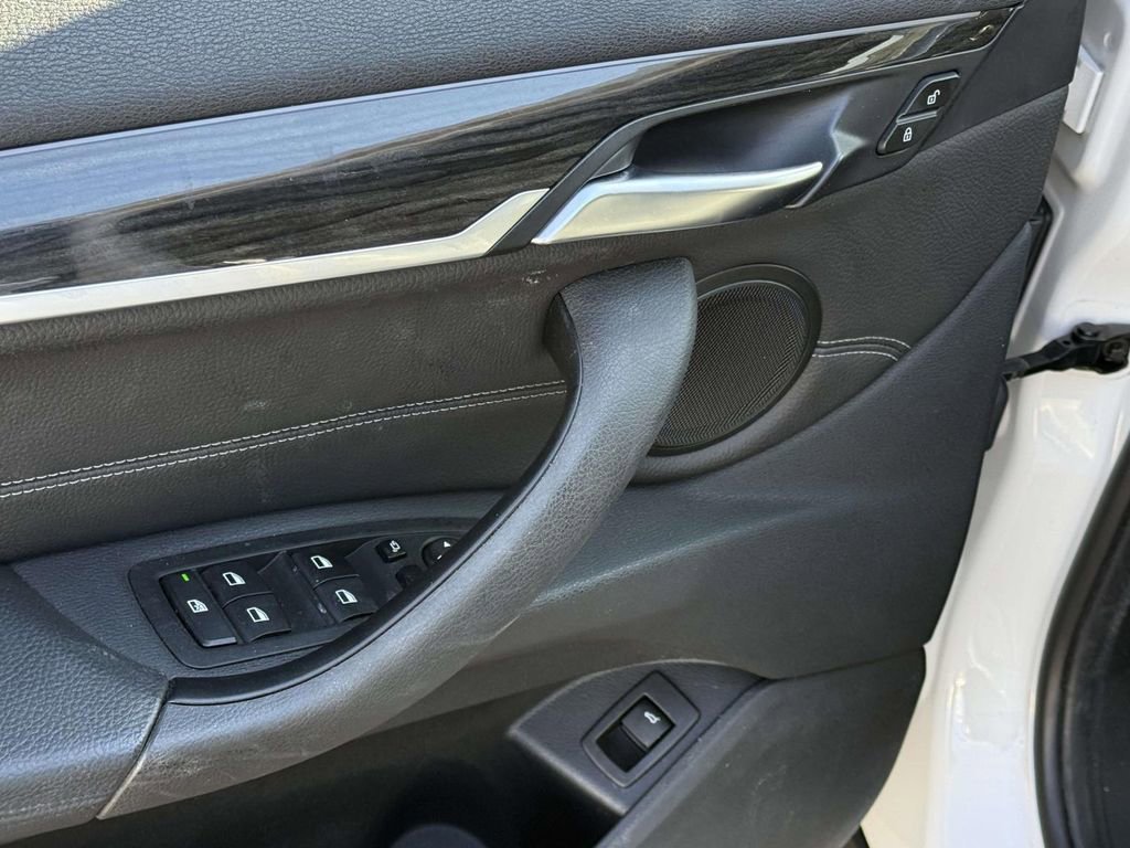 Used 2018 BMW X1 xDrive28i image 11