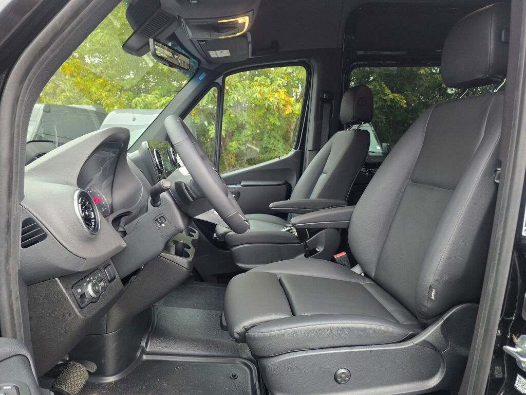 New 2025 Mercedes-Benz Sprinter 2500 image 22