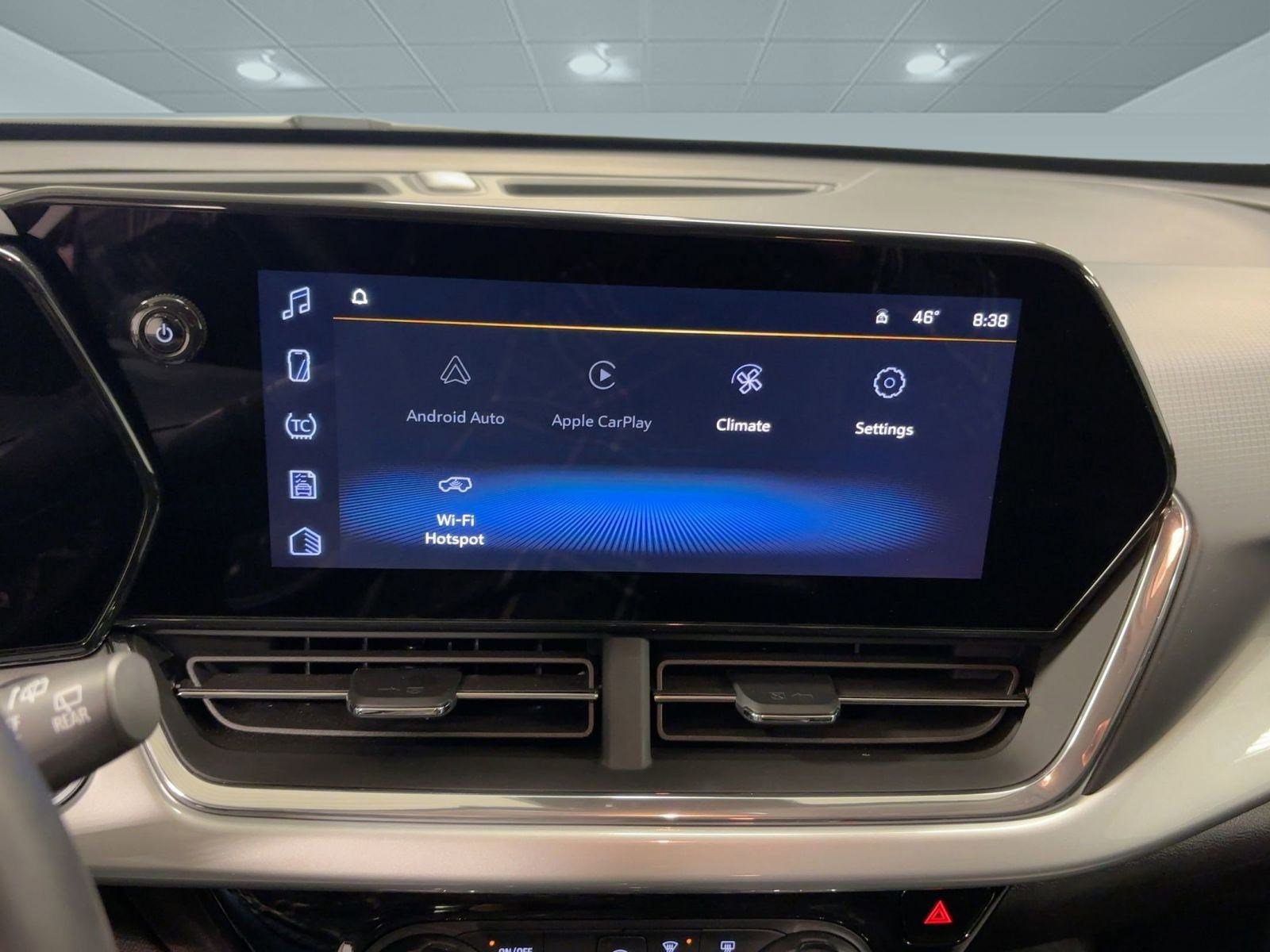 Certified 2025 Chevrolet Trax LT w/ LT Convenience Package image 24