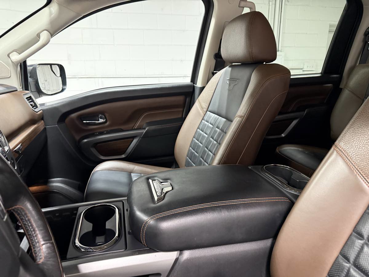 Used 2018 Nissan Titan Platinum Reserve w/ Platinum Utility Package AWD/4WD image 12