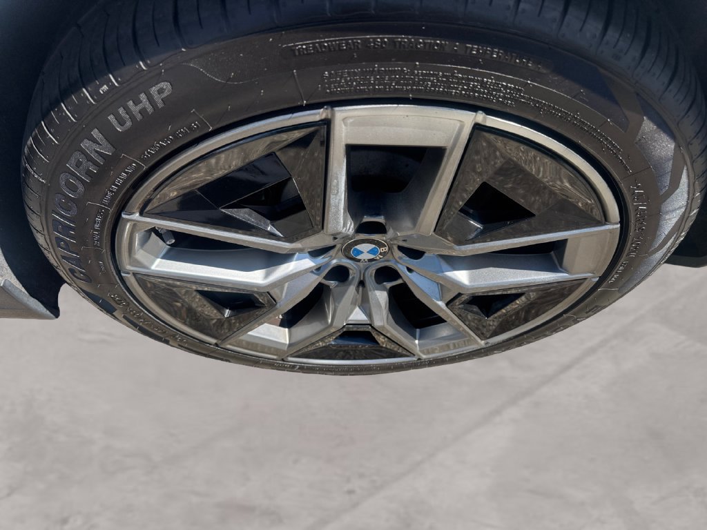 Used 2026 BMW 530i xDrive AWD/4WD image 14