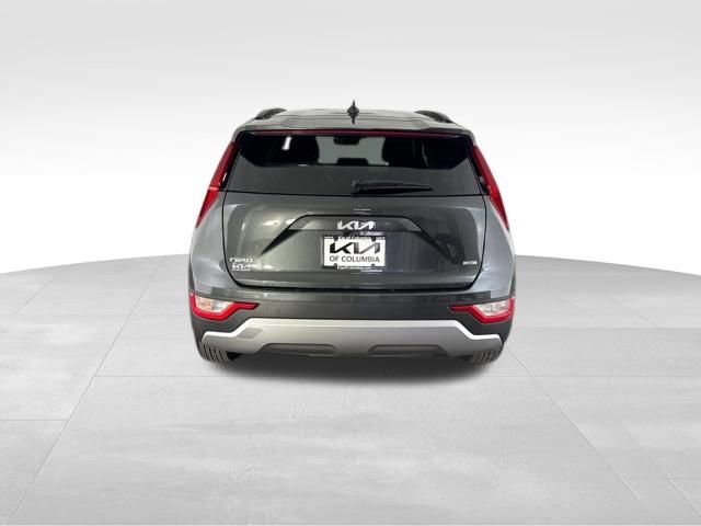 Certified 2025 Kia Niro EX image 8