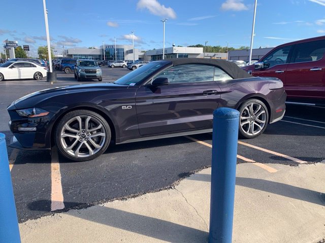 Used 2022 Ford Mustang GT Premium w/ Equipment Group 401A RWD image 7
