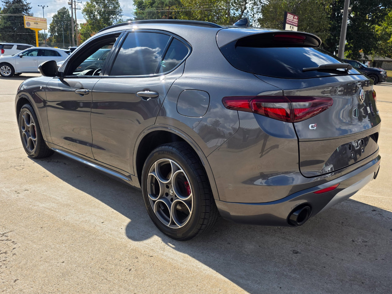 Used 2022 Alfa Romeo Stelvio Ti image 17