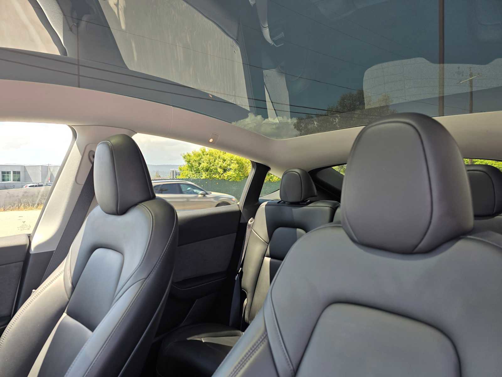 Used 2023 Tesla Model Y AWD image 24
