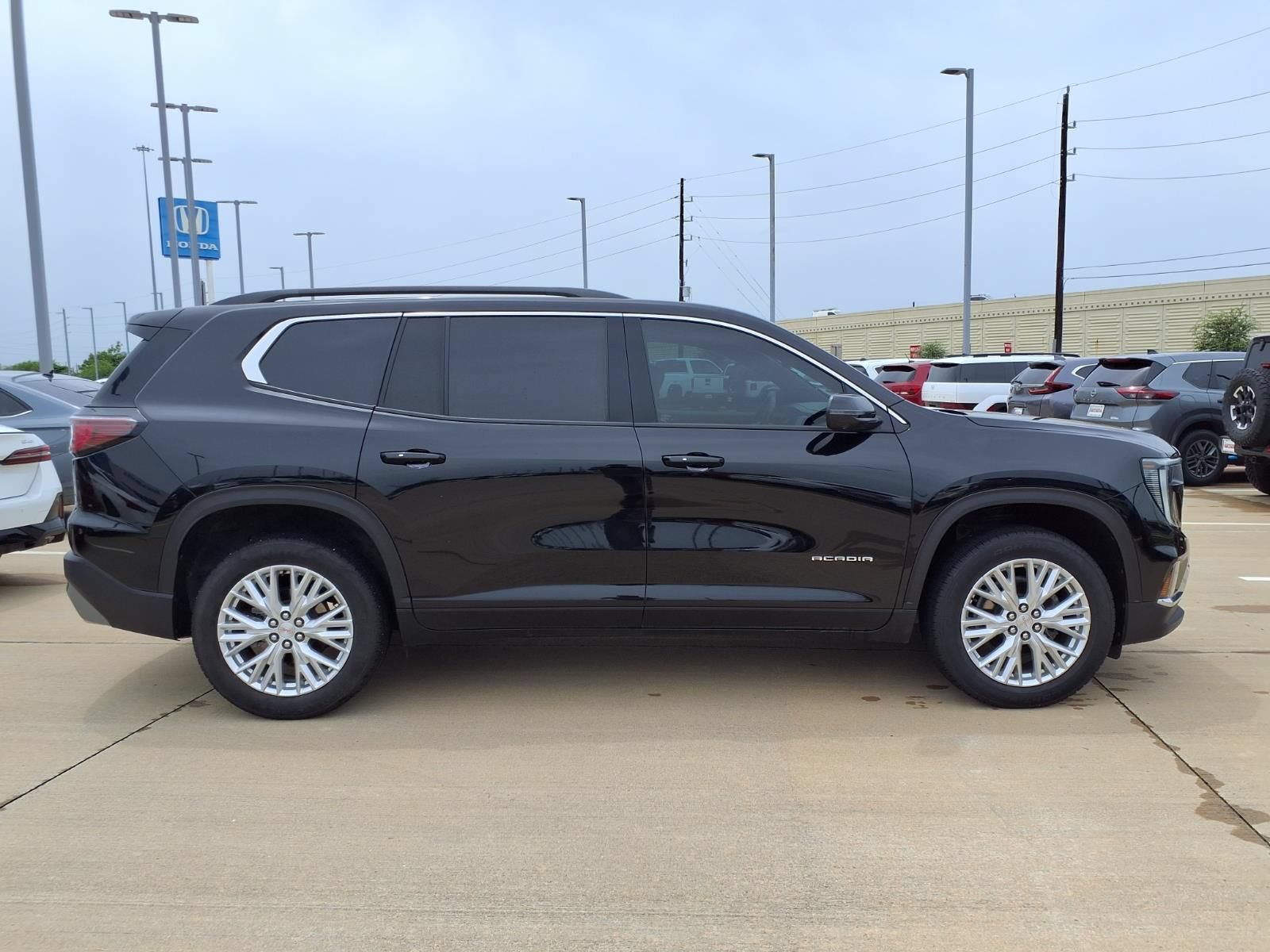 Used 2025 GMC Acadia Elevation w/ Elevation Premium Package FWD image 8