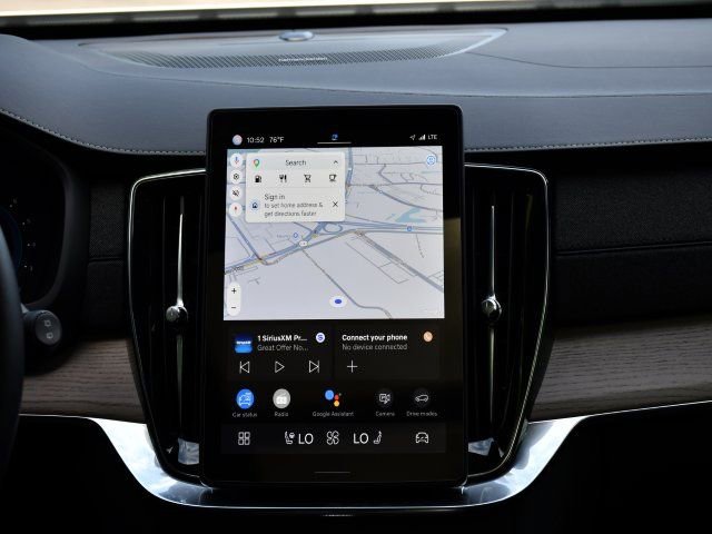 Used 2025 Volvo XC90 B6 Plus w/ Protection Package Premier AWD/4WD image 24