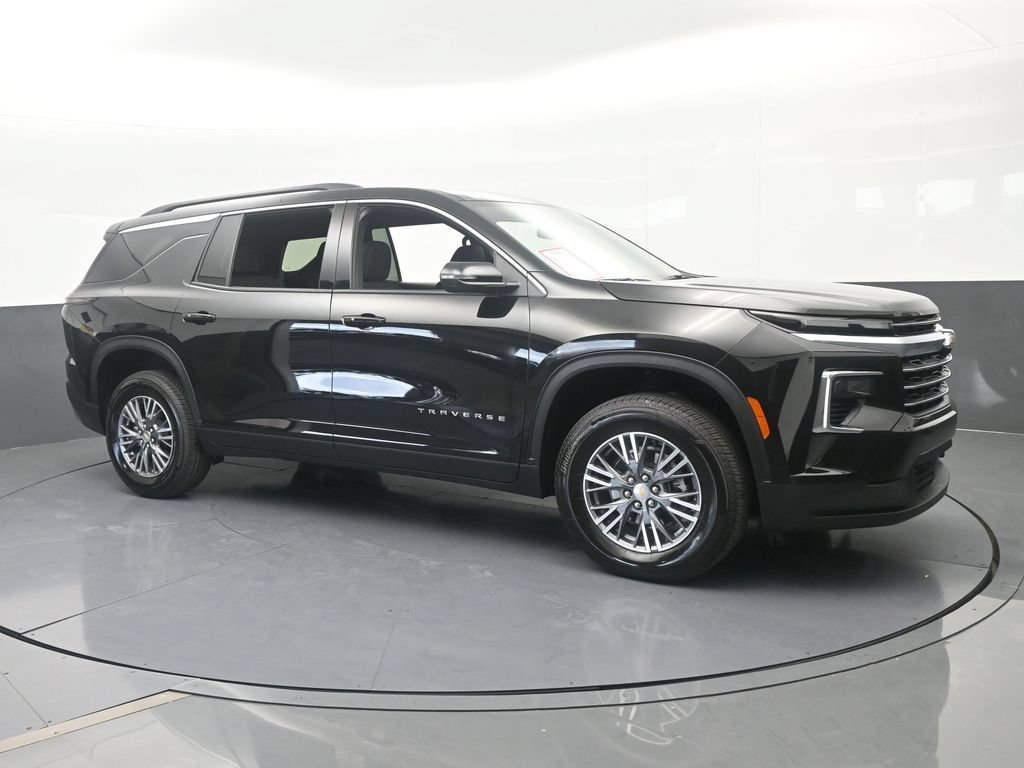 Used 2026 Chevrolet Traverse LT FWD image 8