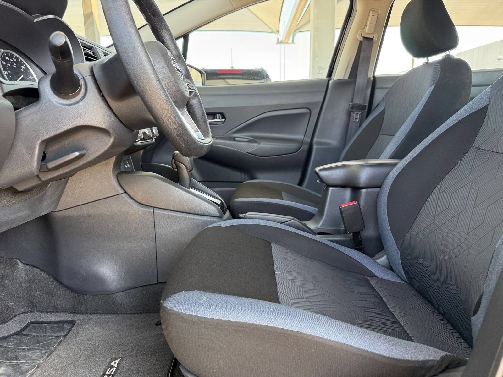 Used 2025 Nissan Versa SV FWD image 22