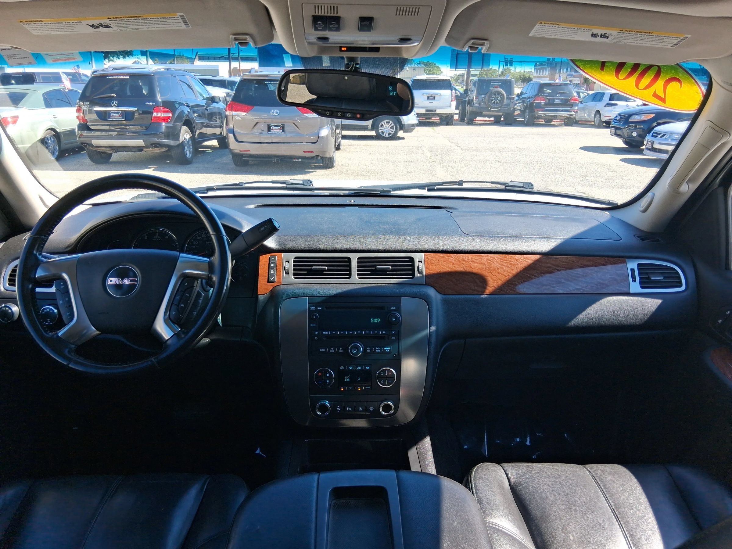 Used 2007 GMC Yukon SLT w/ SLT Preferred Equipment Group AWD/4WD image 14