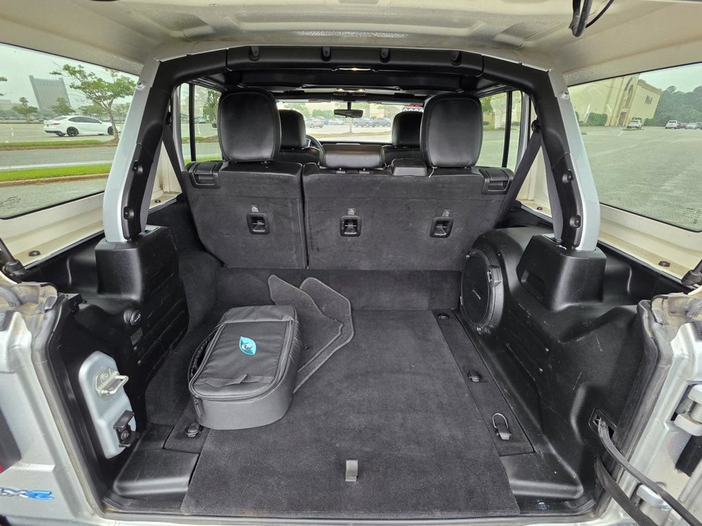 Used 2023 Jeep Wrangler Unlimited Sahara AWD/4WD image 14
