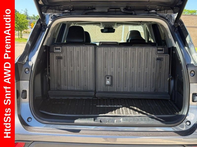Used 2023 Toyota Highlander XLE AWD/4WD image 9