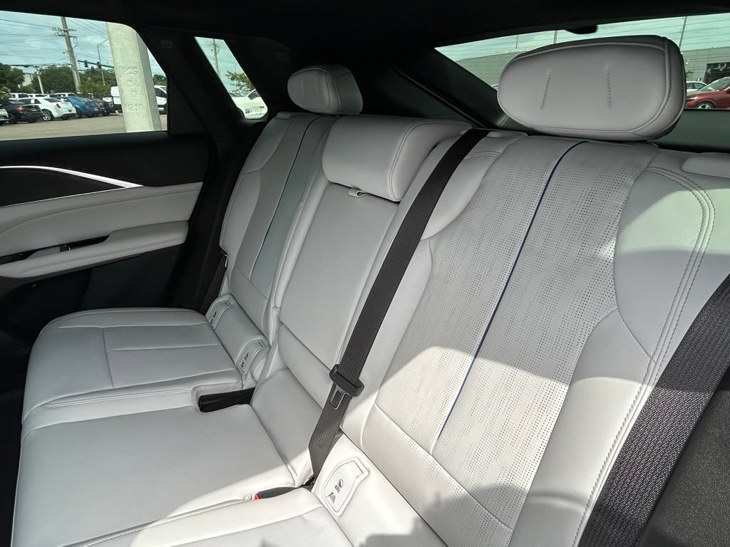 Used 2024 Cadillac Lyriq Sport RWD image 76