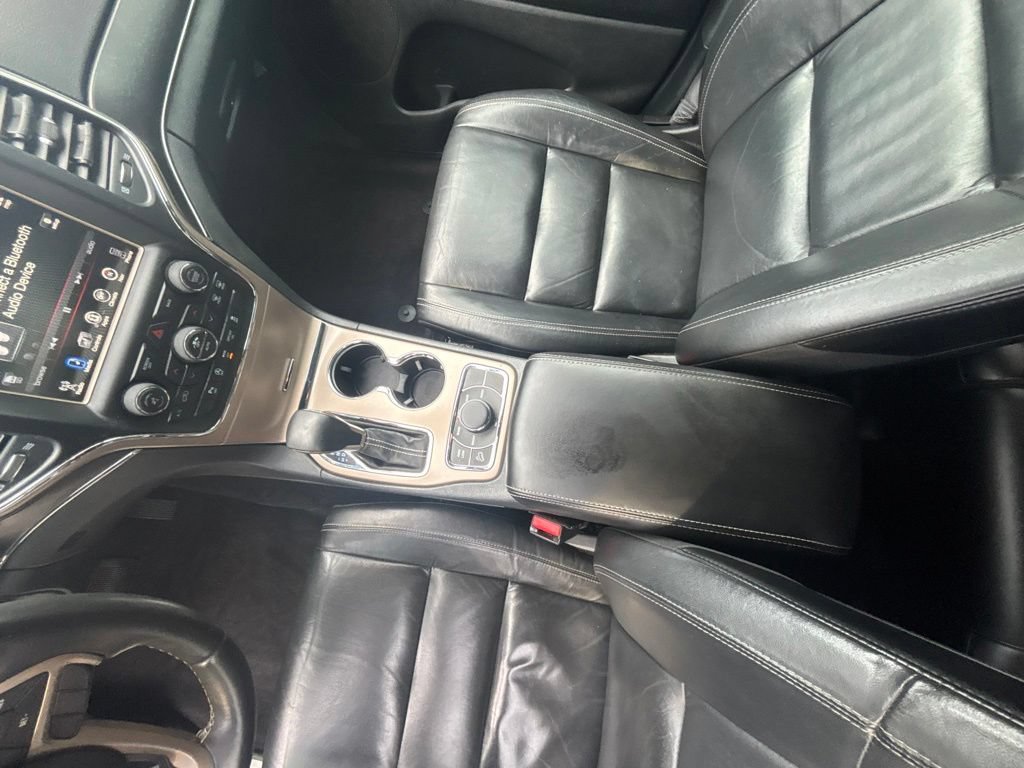 Used 2017 Jeep Grand Cherokee Limited AWD/4WD image 15