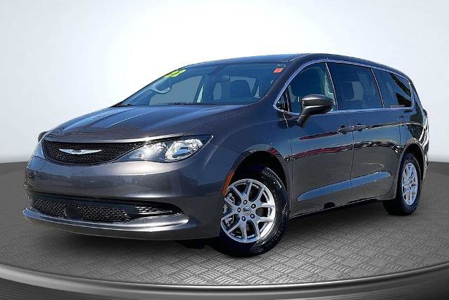 Used 2022 Chrysler Voyager LX FWD image 1