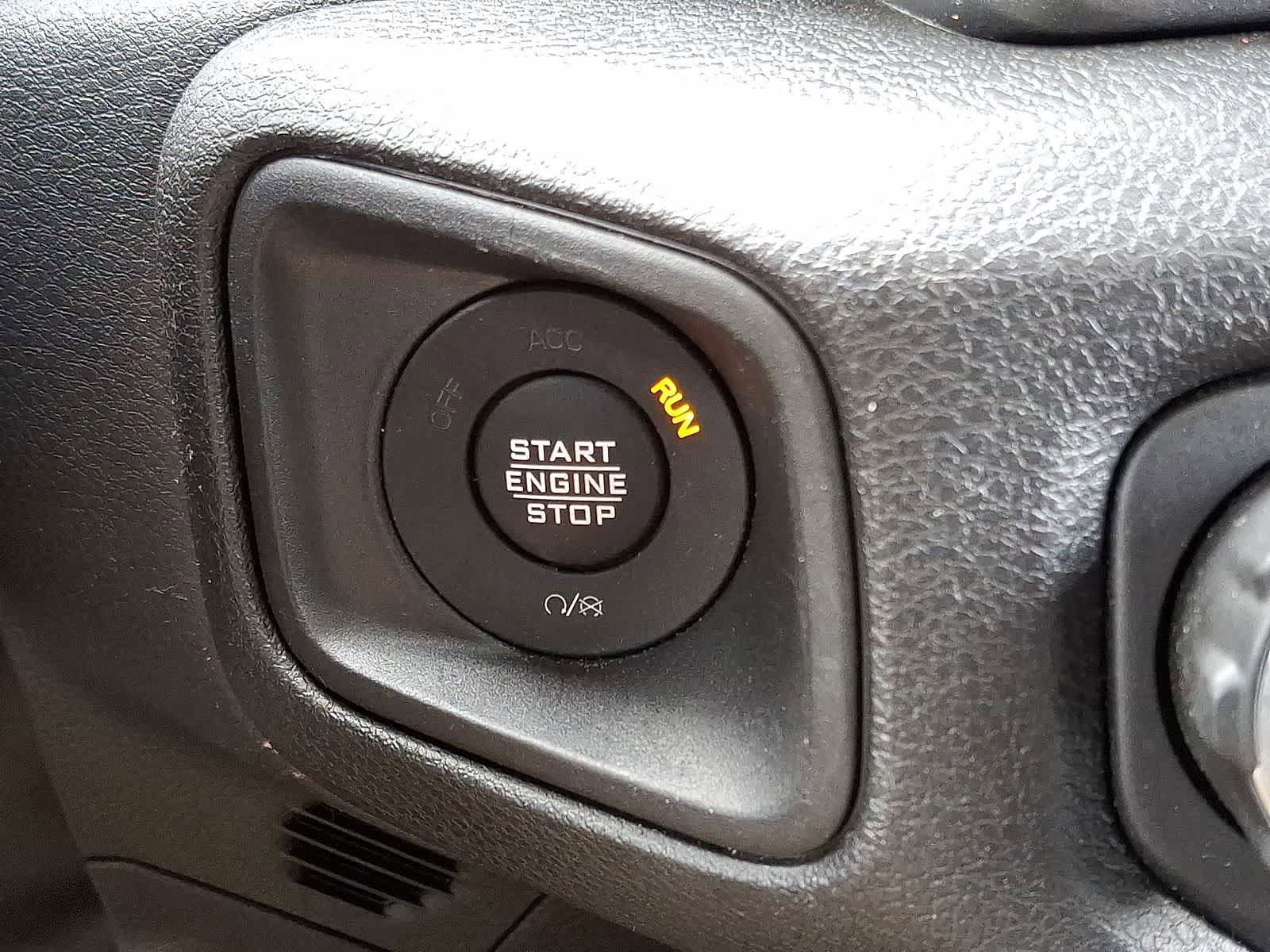 Used 2025 Jeep Wrangler Willys image 22