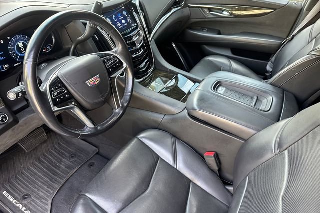 Used 2017 Cadillac Escalade Platinum image 10