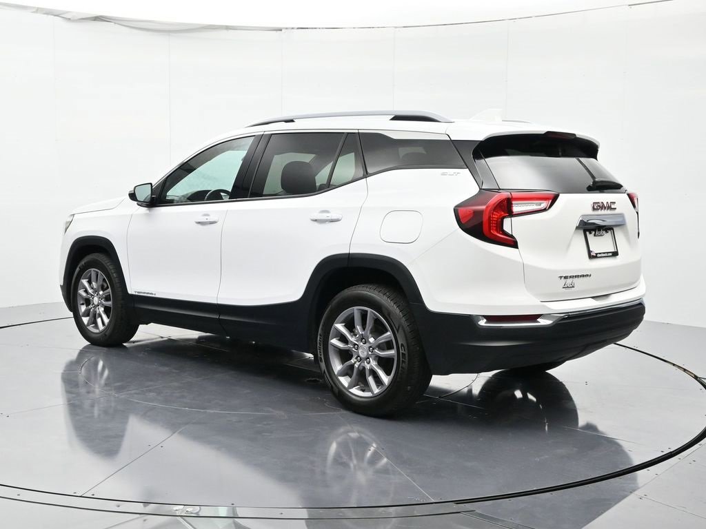 Used 2024 GMC Terrain SLT image 7