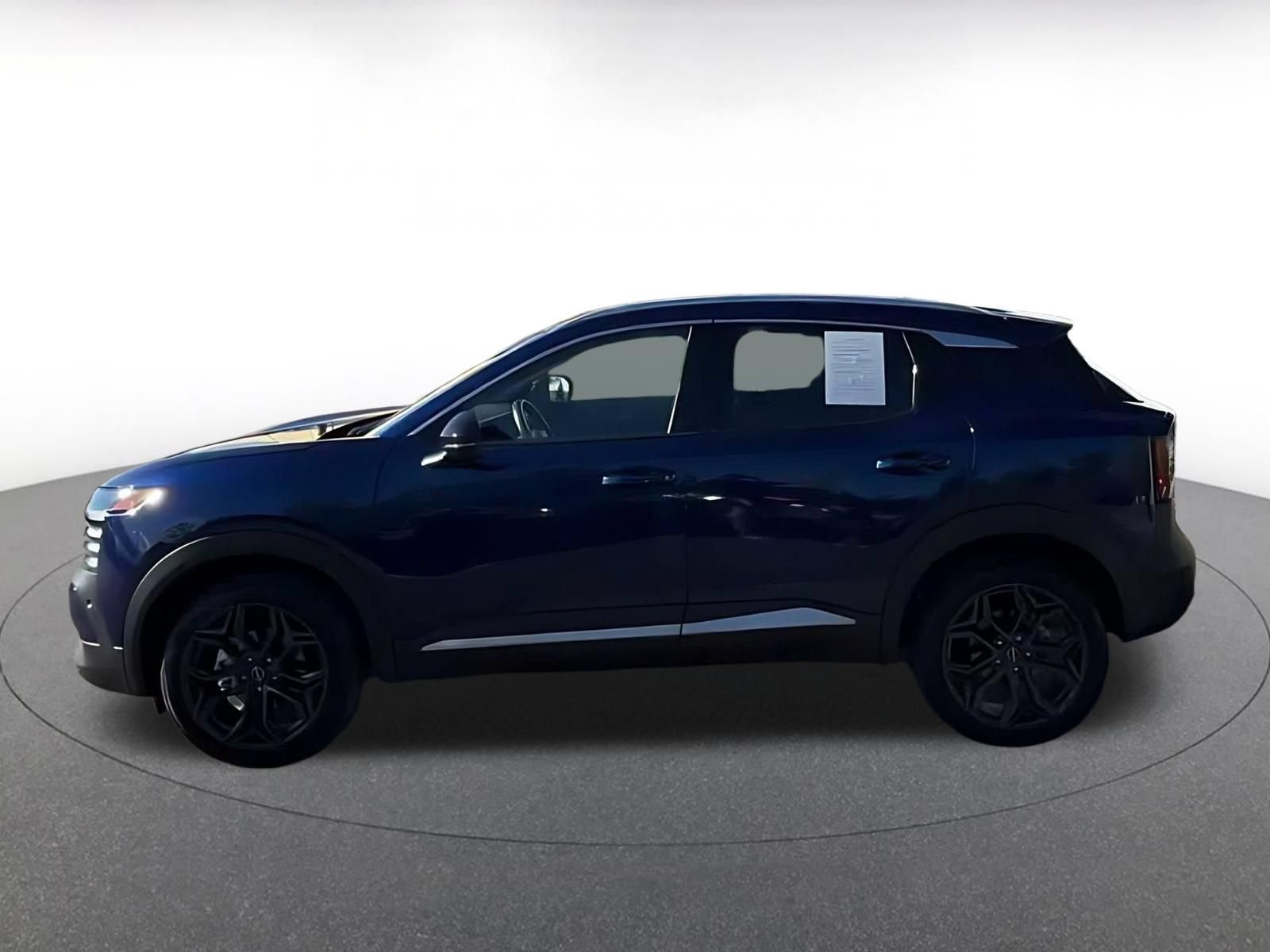Used 2026 Nissan Kicks SR FWD image 7