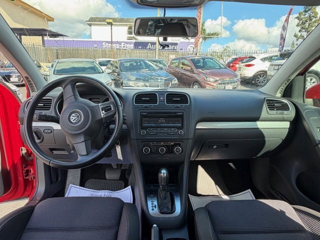 Used 2013 Volkswagen Golf 4-Door FWD image 12