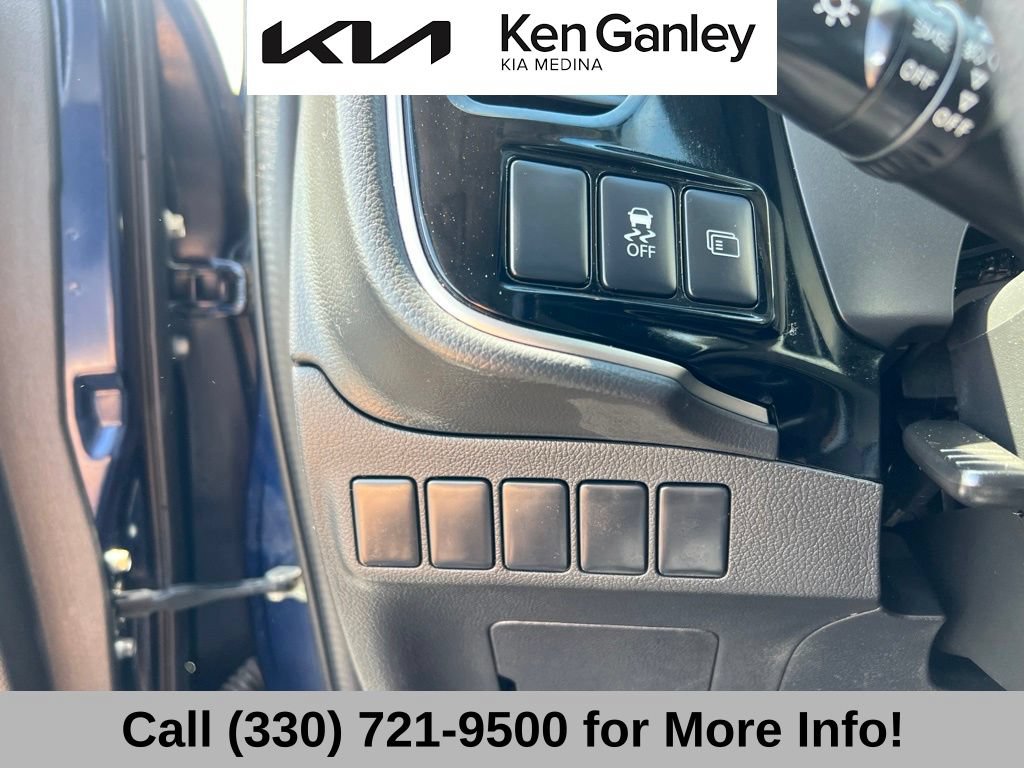 Used 2016 Mitsubishi Outlander SE AWD/4WD image 29
