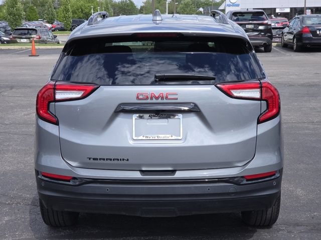 Used 2023 GMC Terrain SLE w/ Driver Convenience Package FWD image 18