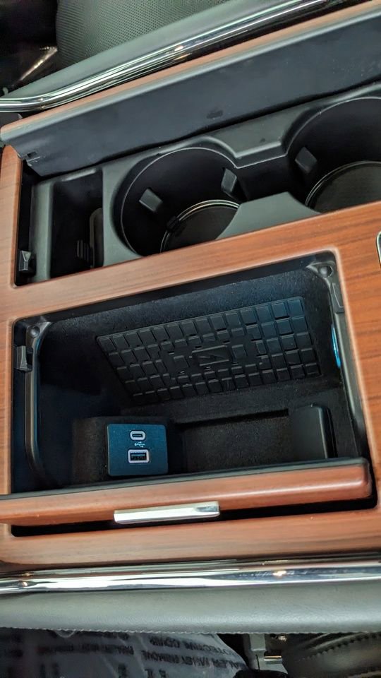Used 2023 Lincoln Navigator L Reserve w/ Equipment Group 201A image 32