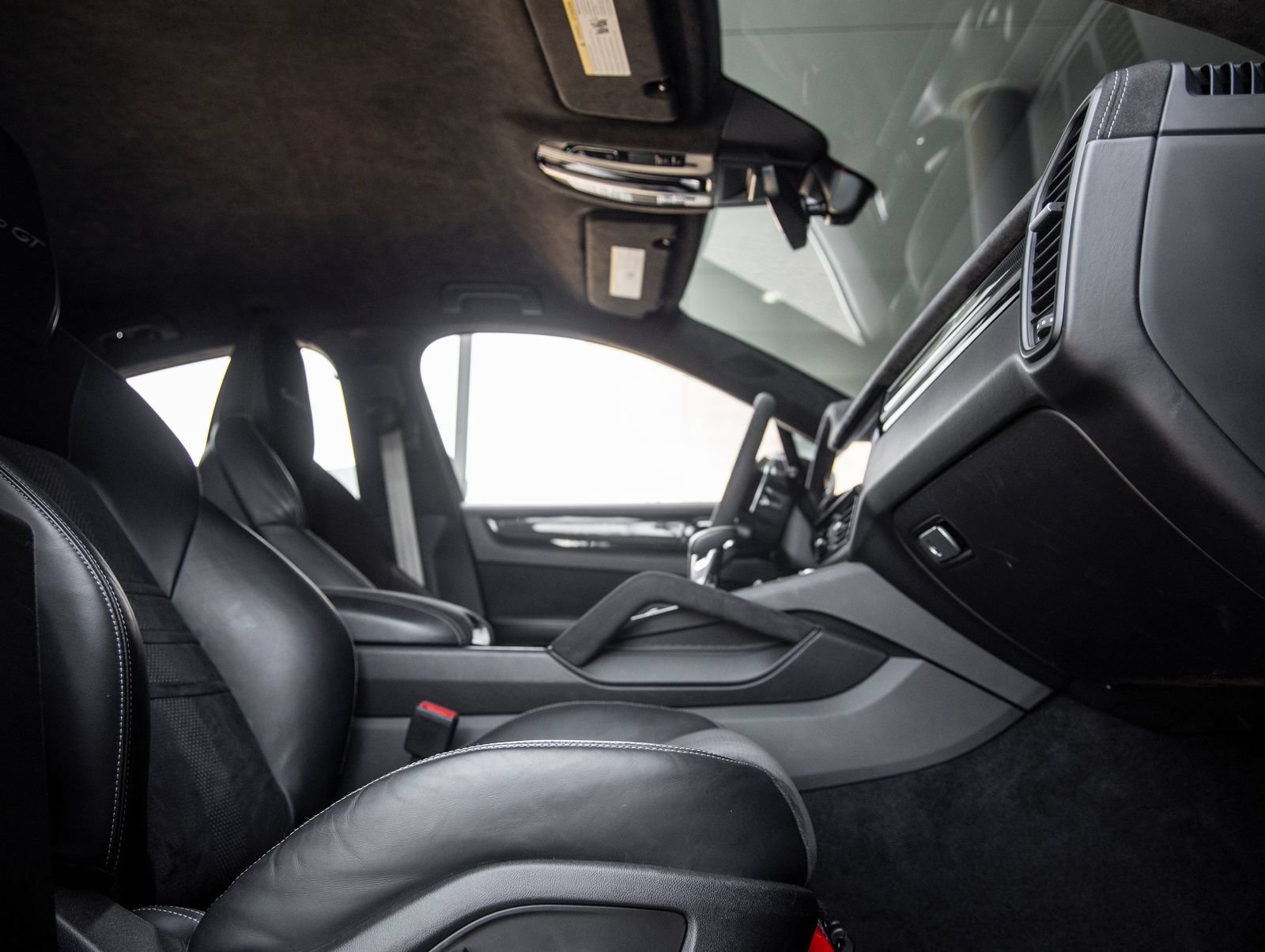 Certified 2022 Porsche Cayenne Turbo GT AWD/4WD image 47