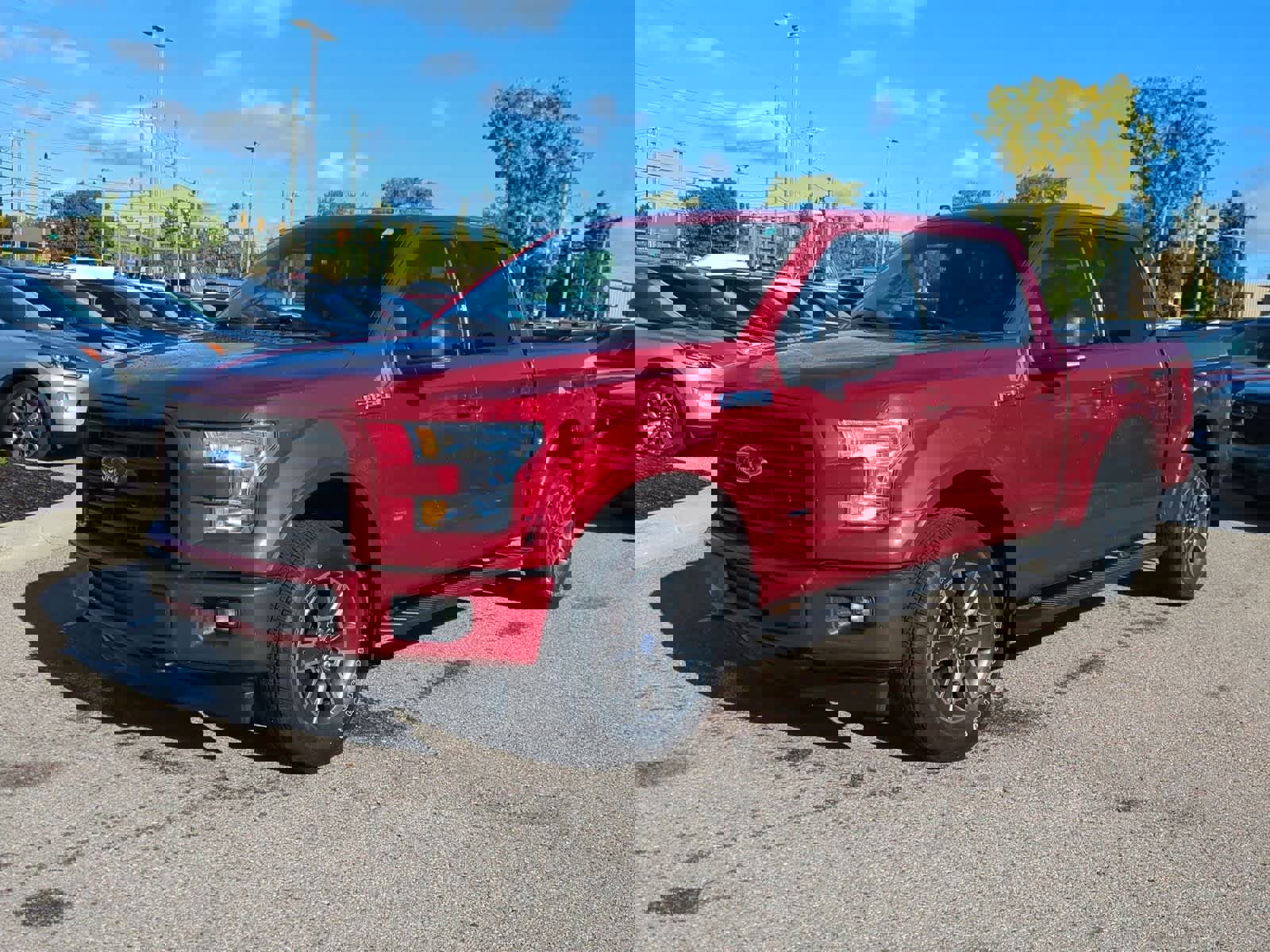 Used 2017 Ford F150 XLT w/ Equipment Group 302A Luxury image 4