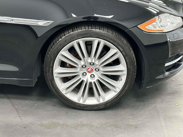 Used 2015 Jaguar XJ L Portfolio AWD/4WD image 22