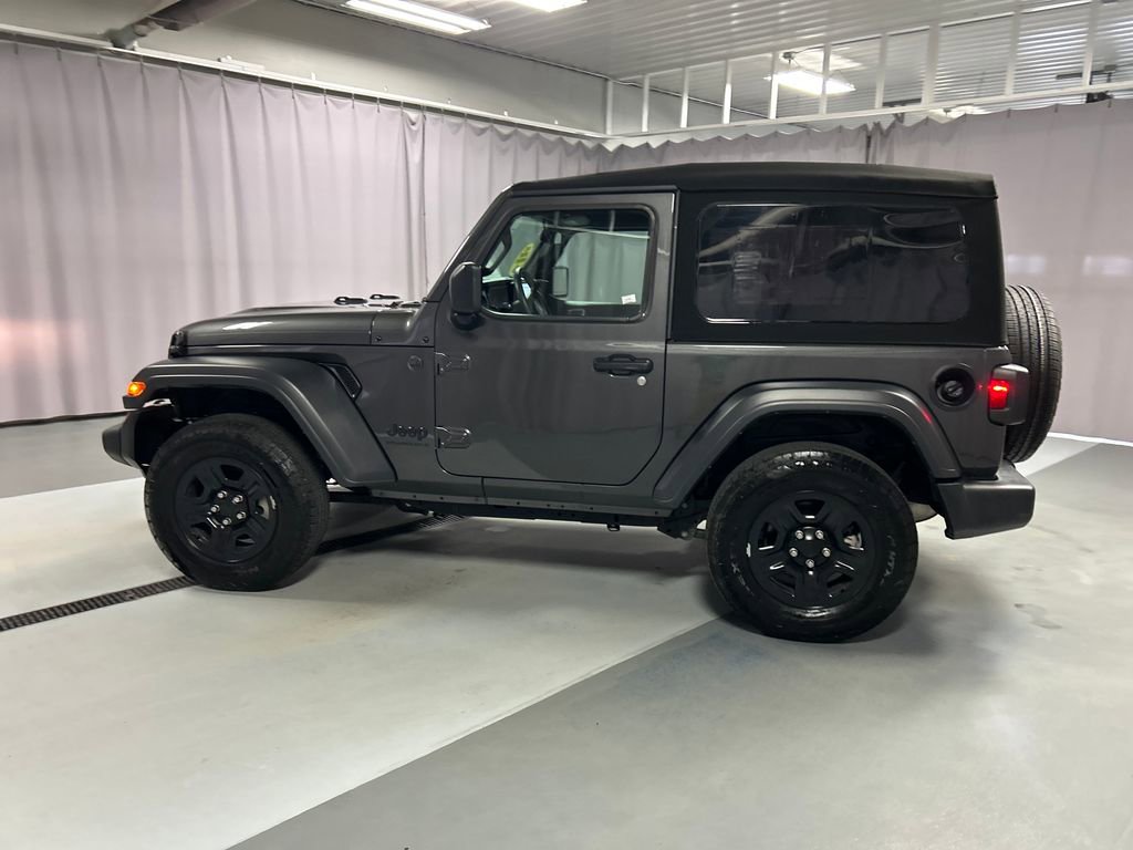 Used 2024 Jeep Wrangler Sport image 4