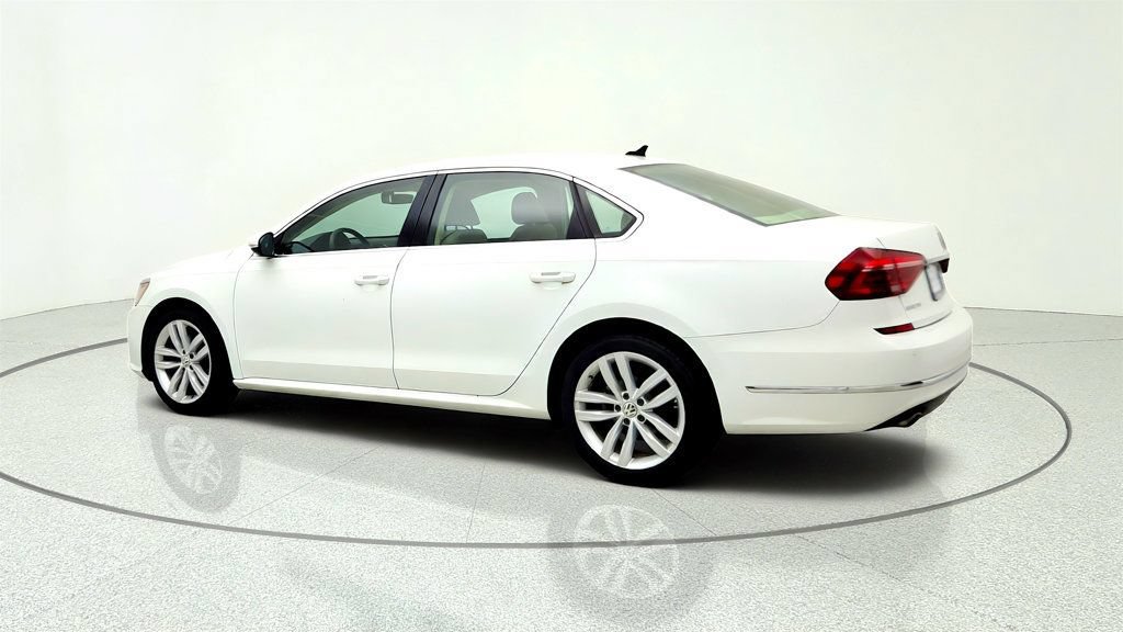 Used 2018 Volkswagen Passat 2.0T SE FWD image 7