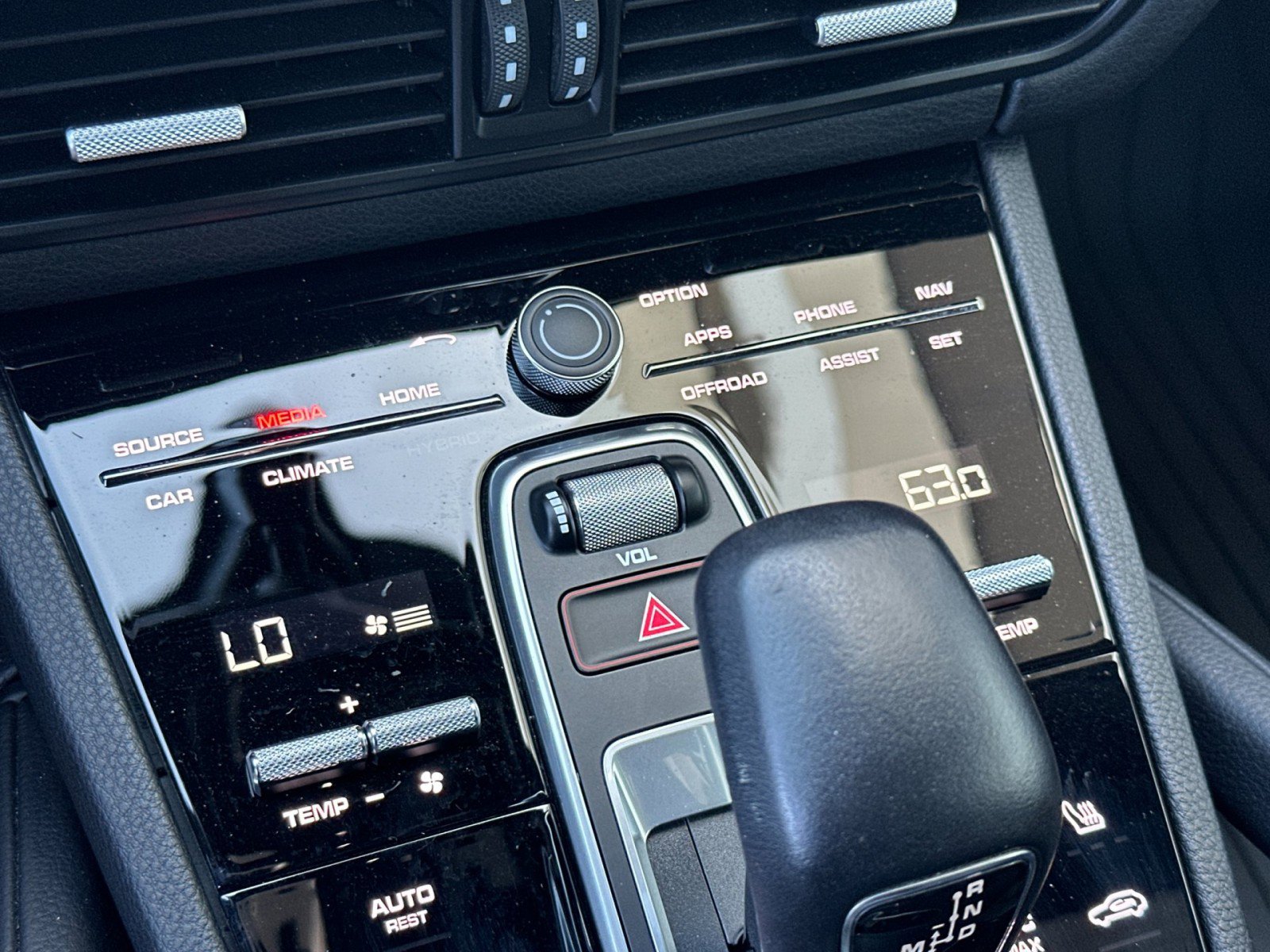 Used 2023 Porsche Cayenne Platinum Edition image 21