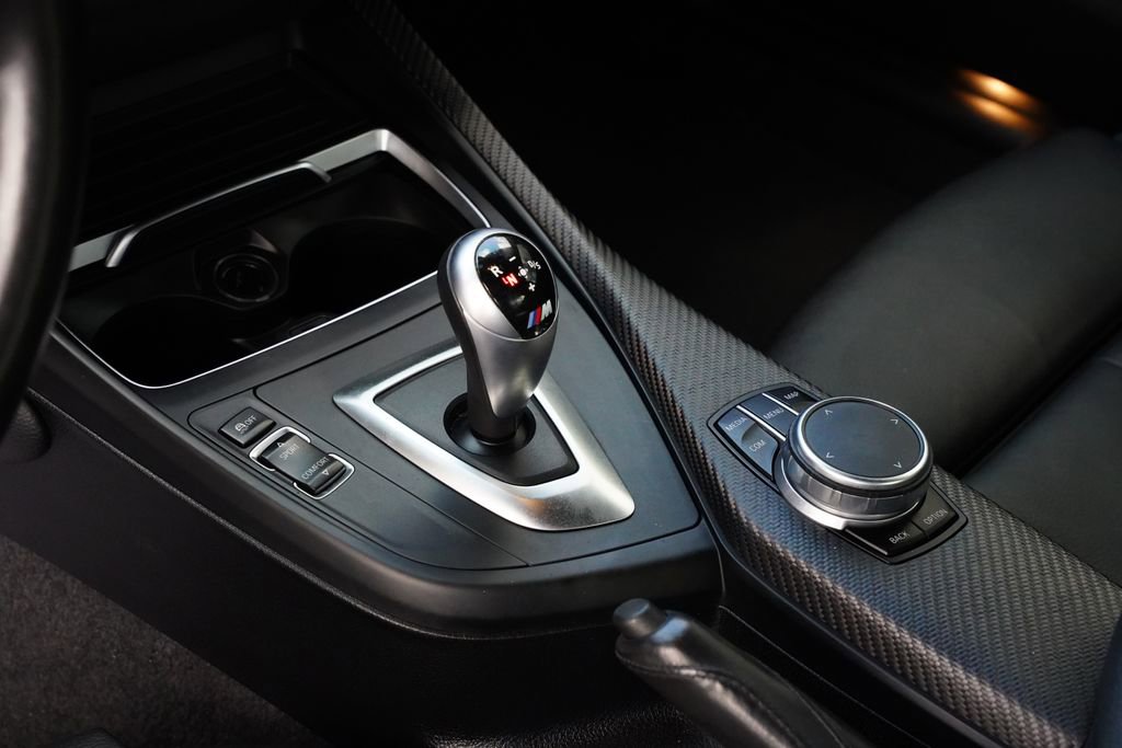 Used 2018 BMW M2 RWD image 9