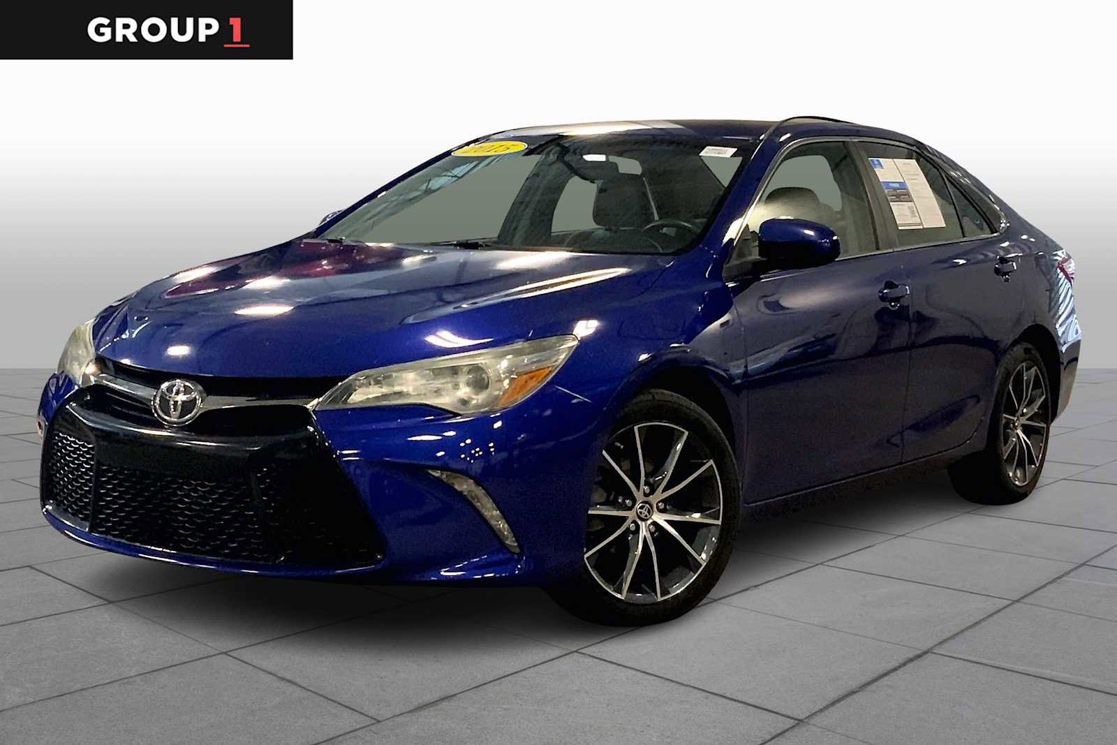 Used 2015 Toyota Camry XSE image 1