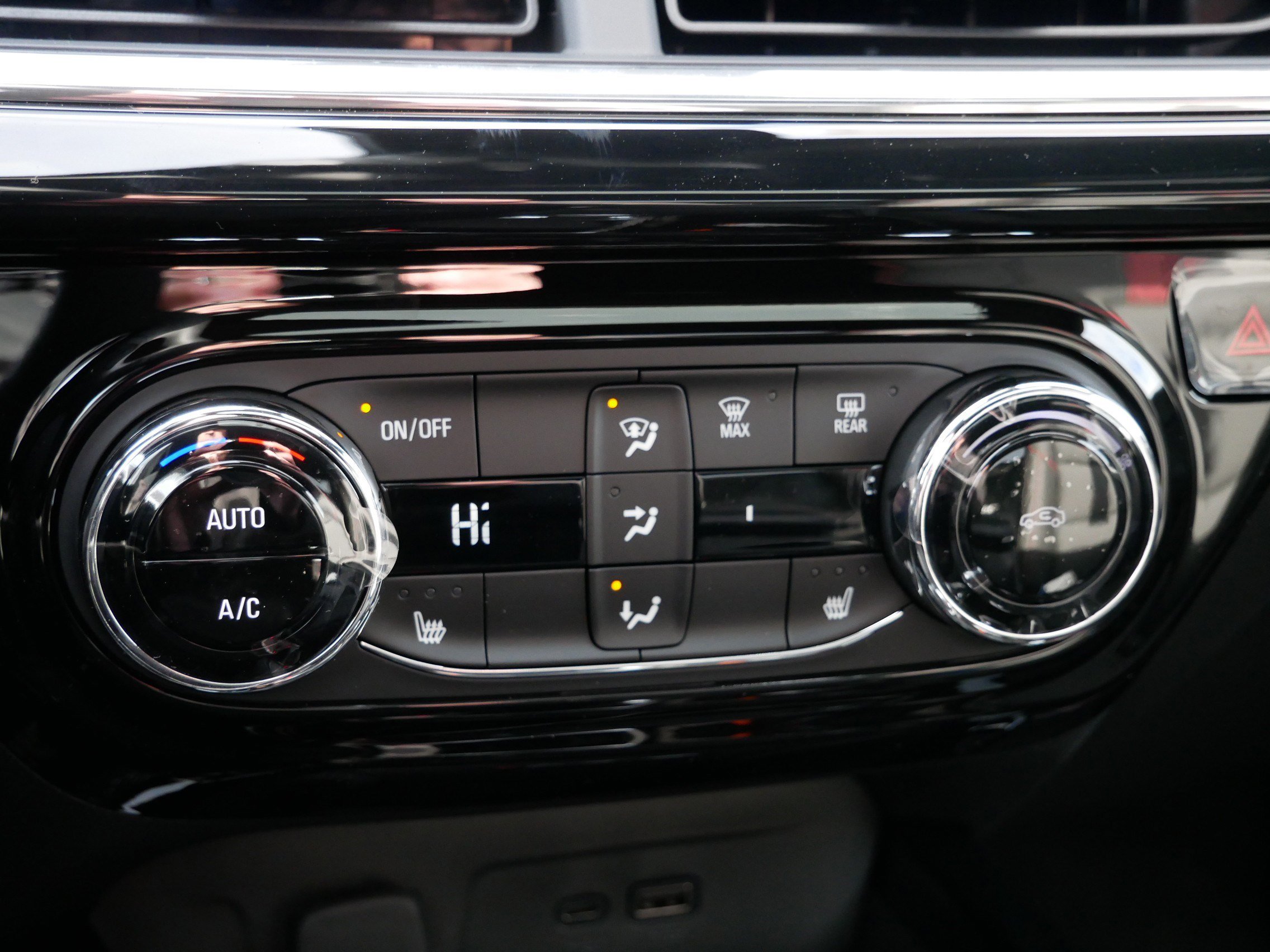 New 2026 Chevrolet Trax RS w/ Sunroof Package image 19