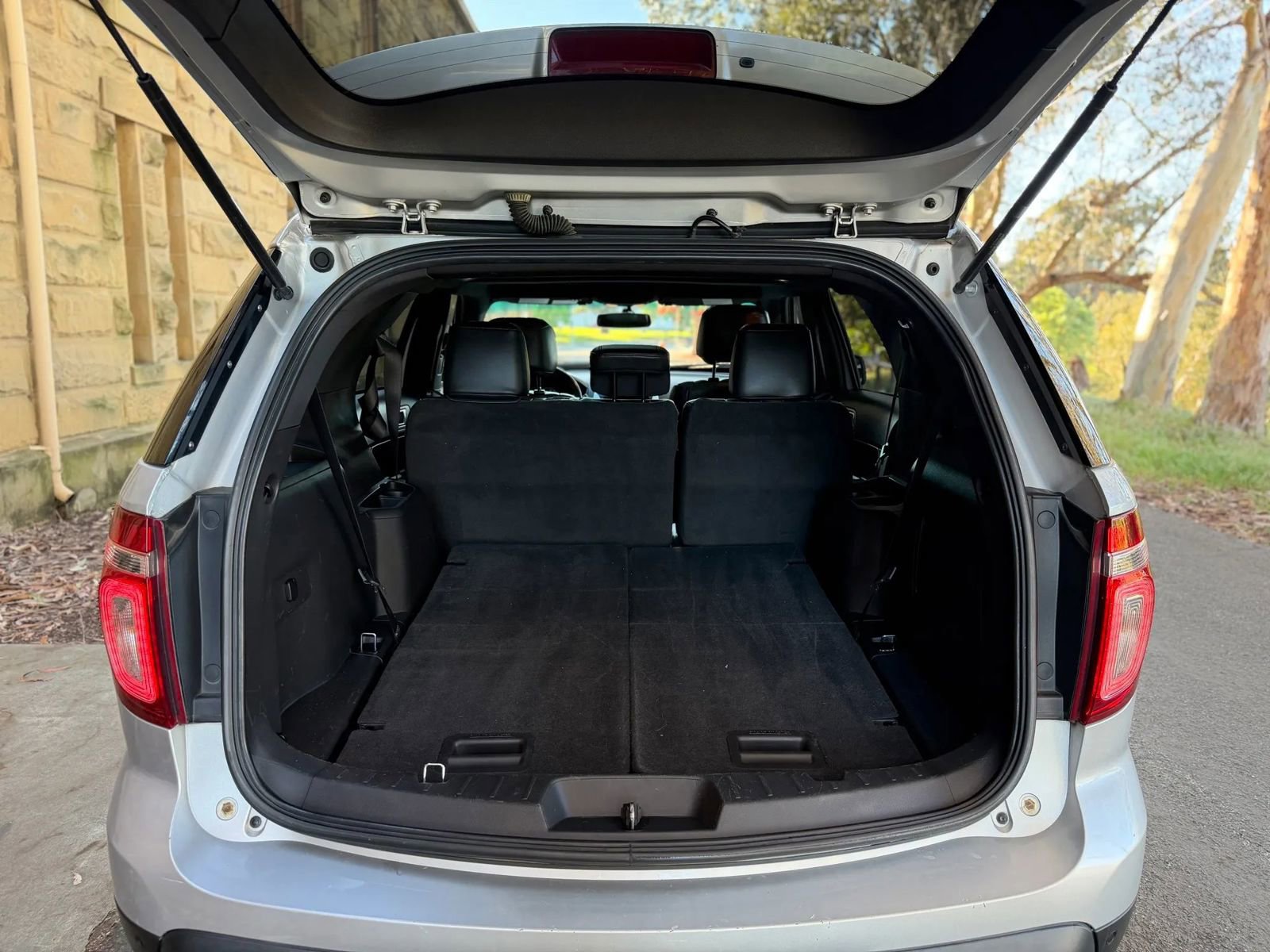Used 2015 Ford Explorer Limited image 23