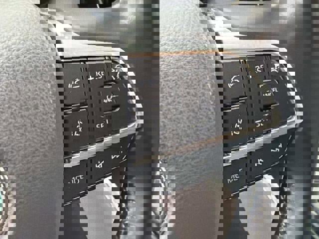 Used 2021 Toyota Highlander LE image 53