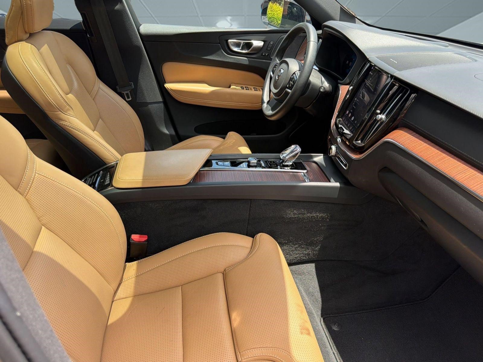 Certified 2024 Volvo XC60 B5 Ultimate AWD/4WD image 30
