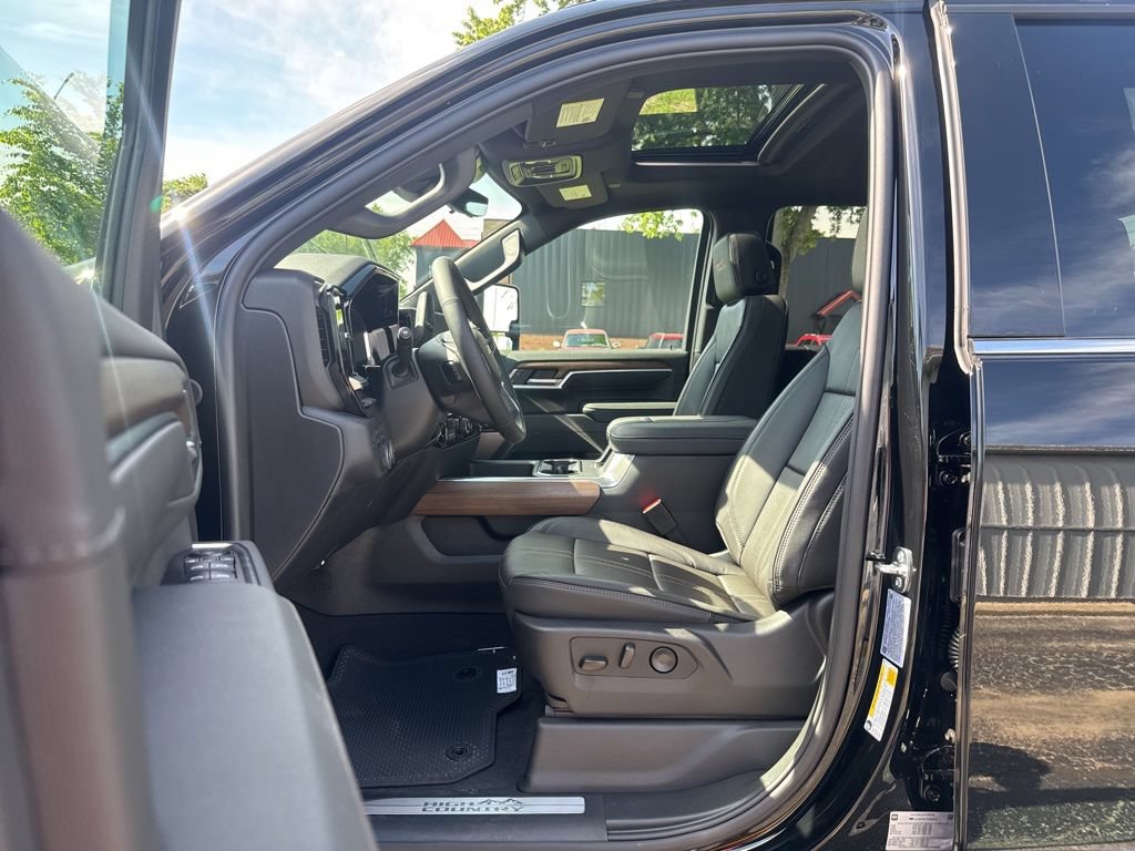 New 2026 Chevrolet Silverado 3500 High Country w/ Technology Package AWD/4WD image 15