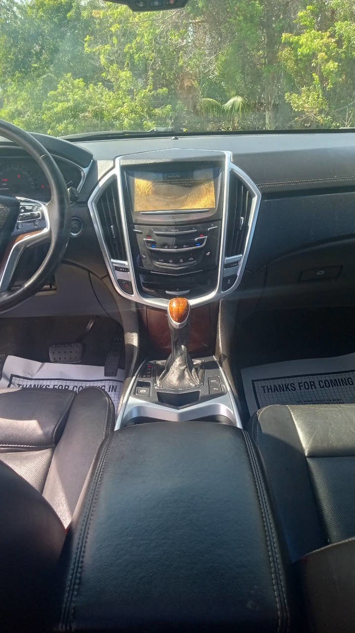 Used 2015 Cadillac SRX Luxury image 17