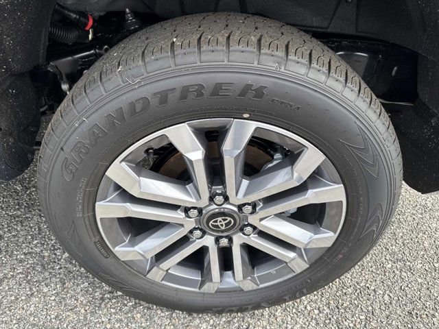 New 2025 Toyota 4Runner Limited AWD/4WD image 33