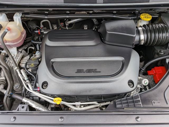 Used 2023 Chrysler Pacifica Touring-L image 30