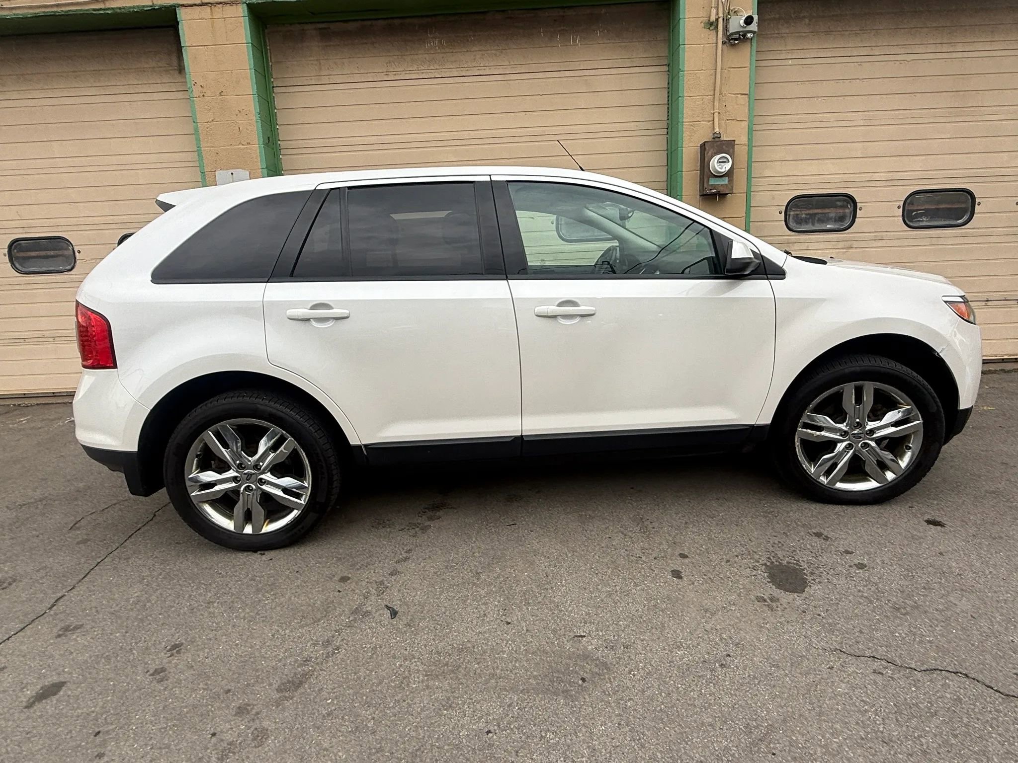 Used 2014 Ford Edge SEL w/ Equipment Group 205A AWD/4WD image 2