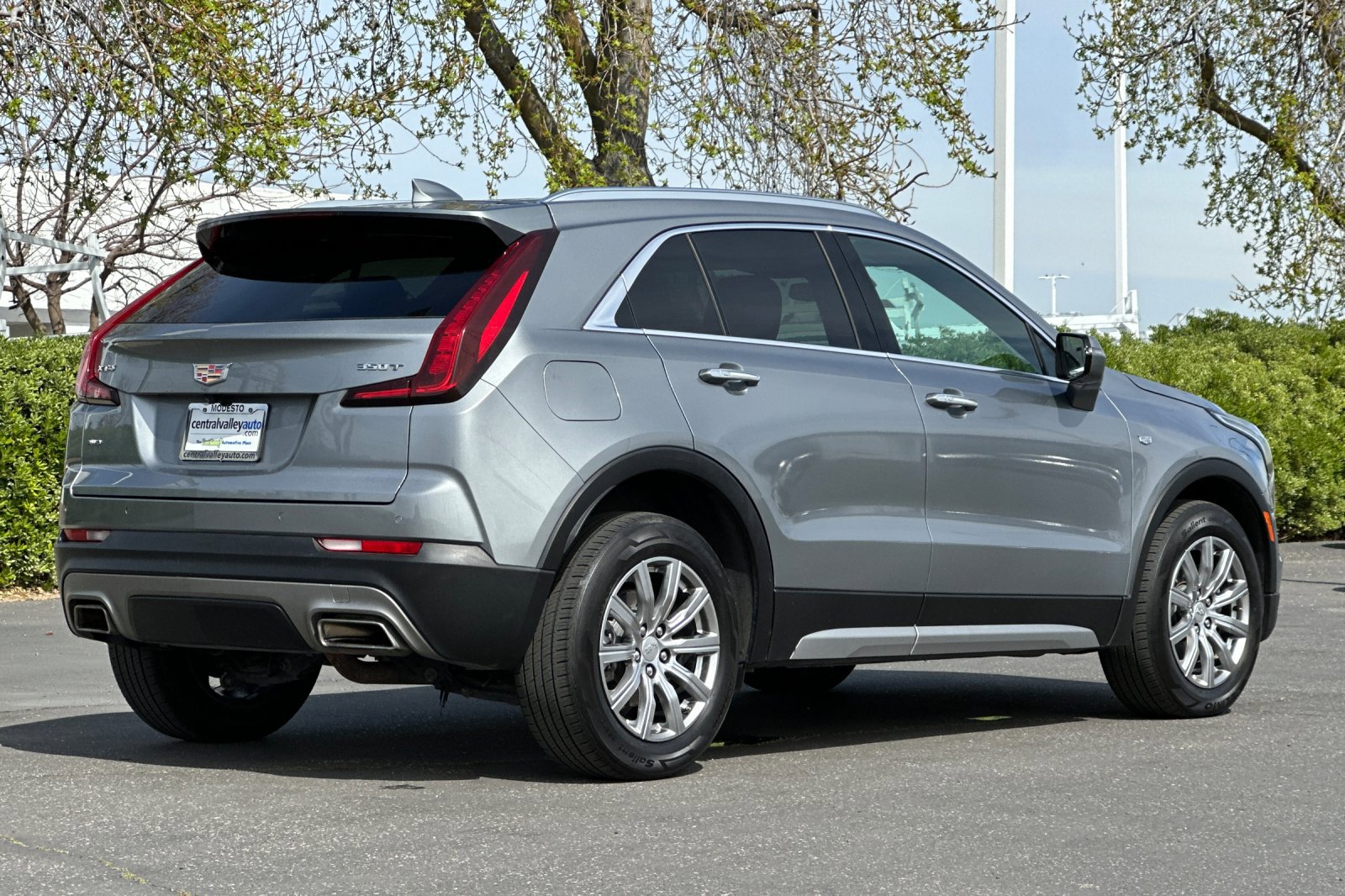 Used 2023 Cadillac XT4 Premium Luxury image 4