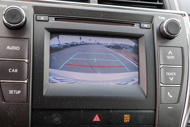 Used 2017 Toyota Camry SE FWD image 19